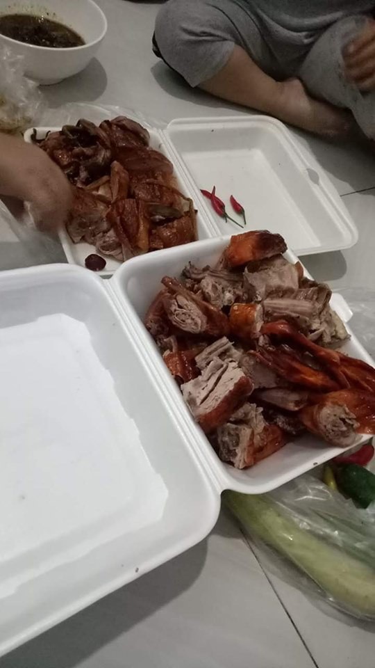 Bữa ăn vịt quay trị giá 380 nghìn đầy nước mắt của tài xế xe ôm khiến dân mạng bức xúc-3