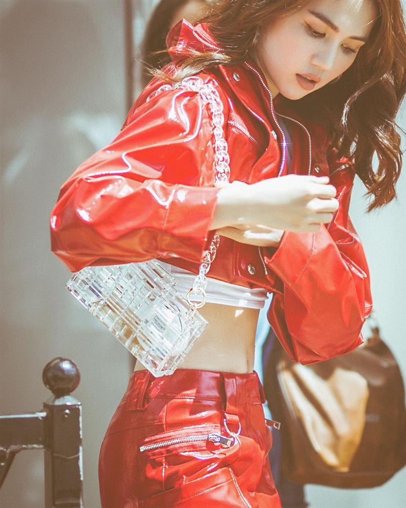 Dự thảm đỏ Cannes phản cảm bao nhiêu thì Ngọc Trinh lại được khen ngợi street style ấn tượng bấy nhiêu-5