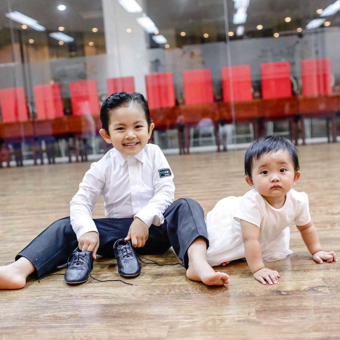 Bộc lộ năng khiếu dancesport khi mới hơn 3 tuổi, con trai Phan Hiển - Khánh Thi lần đầu ra sàn nhảy khiến nhiều người bất ngờ-4