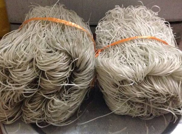 Người bán miến chẳng bao giờ hé răng cho bạn: Chỉ 2 giây lướt qua sẽ biết miến dong sạch hay tẩy hóa chất-1