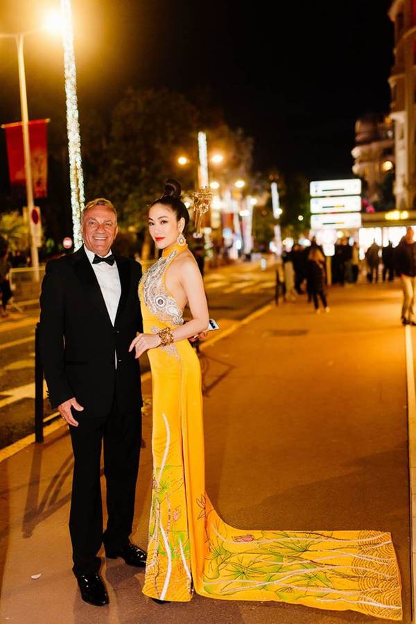 Sau Ngọc Trinh, thêm người đẹp Việt khoe lưng trần quyến rũ trên thảm đỏ Cannes-12