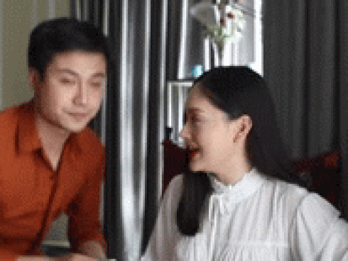 'Phi công' Thanh Sơn hôn má, gọi Lan Phương là vợ ở trường quay