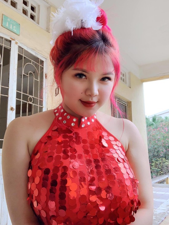 Từng thon thả sau khi phẫu thuật hút 6 lít mỡ, nữ sinh Hải Dương lại gây sốc với vòng 1 khủng bất ngờ-3