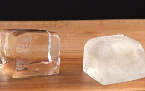 Mách bạn 3 tuyệt chiêu làm đá viên trong suốt như trong nhà hàng, nhìn là thích mê, uống mãi không tan-2