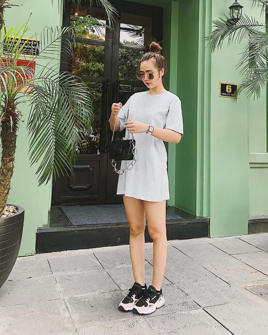 Thống trị street style, sao Việt đua nhau diện crop top sương sương”, váy đầm bánh bèo”-16