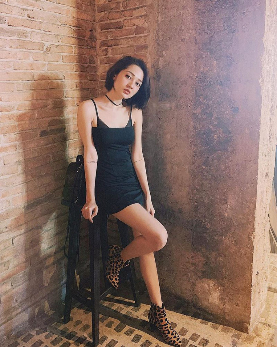 Thống trị street style, sao Việt đua nhau diện crop top sương sương”, váy đầm bánh bèo”-17