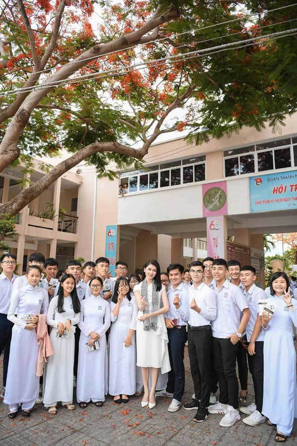 Hoa hậu Thùy Dung: ‘Tặng sách để khơi khát vọng, xây chí hướng’-4