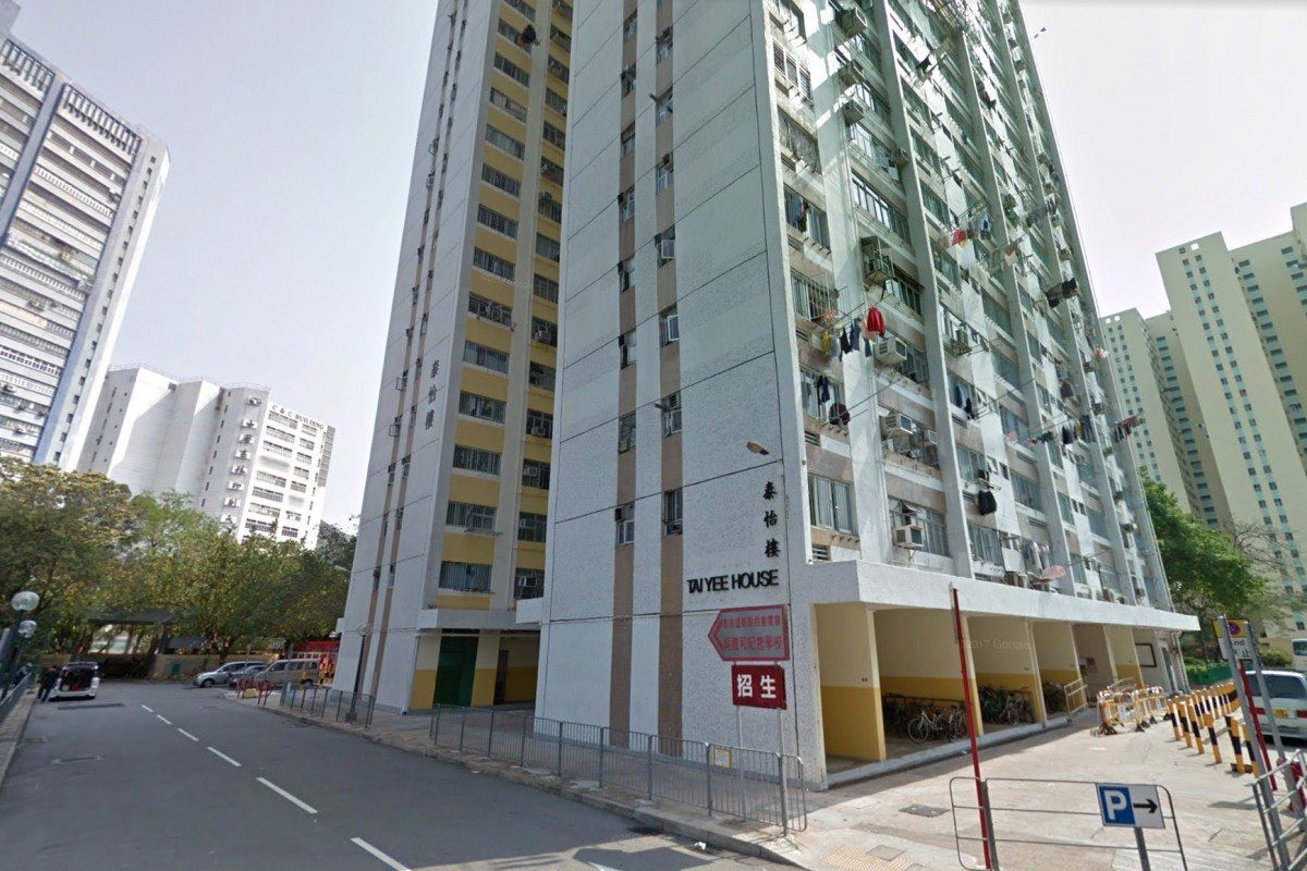 Cặp đôi bị cảnh sát bắt vì cãi nhau, nhưng bộ dạng kêu cứu của người phụ nữ mới khiến mọi người bất ngờ-1