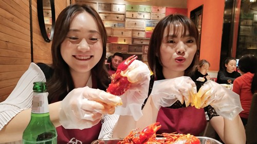 Tôm hùm đất ở Trung Quốc: Từ bị căm ghét nhất, là cơn ác mộng của nông dân trồng lúa bỗng trở thành bát cơm 40 tỷ đô của hàng triệu người-4