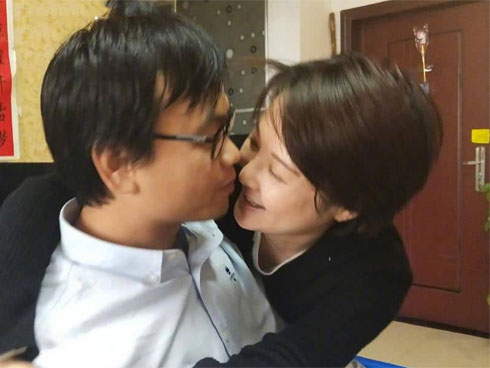 Sợi dây chuyền chồng tặng và cuộc nói chuyện với kẻ thứ 3 khiến vợ cay đắng ký đơn ly hôn-3