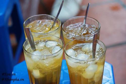 Cặp vợ chồng già và gánh trà thạch trân châu rẻ, độc lạ giữ bao kỷ niệm tuổi học trò-1