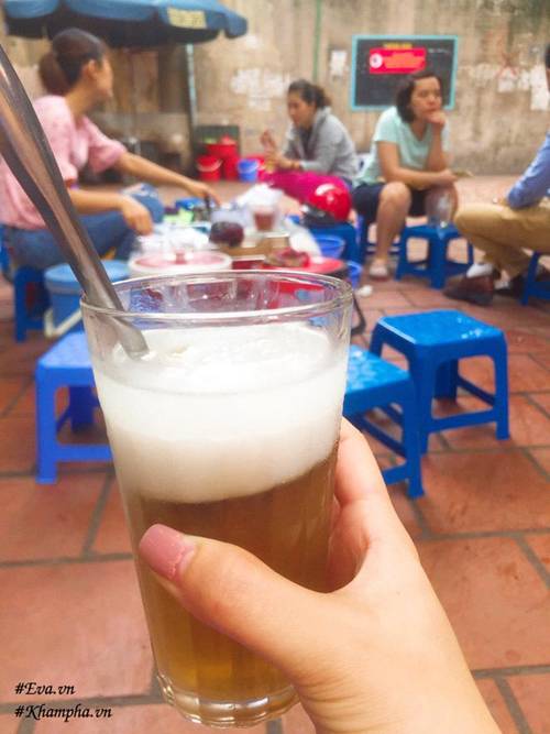 Cặp vợ chồng già và gánh trà thạch trân châu rẻ, độc lạ giữ bao kỷ niệm tuổi học trò-3