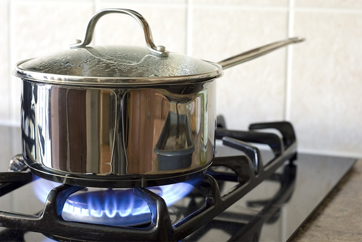 Nhân viên bán ga sẽ không hé răng cho bạn biết: Mẹo giảm 50% lượng gas khi nấu ăn chỉ với 1 nút này-1