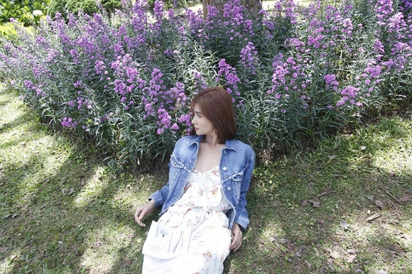 Diễn viên Kim Tuyến đẹp mơ màng giữa sắc hoa Đà Lạt-1