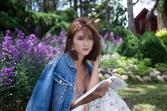 Diễn viên Kim Tuyến đẹp mơ màng giữa sắc hoa Đà Lạt-7