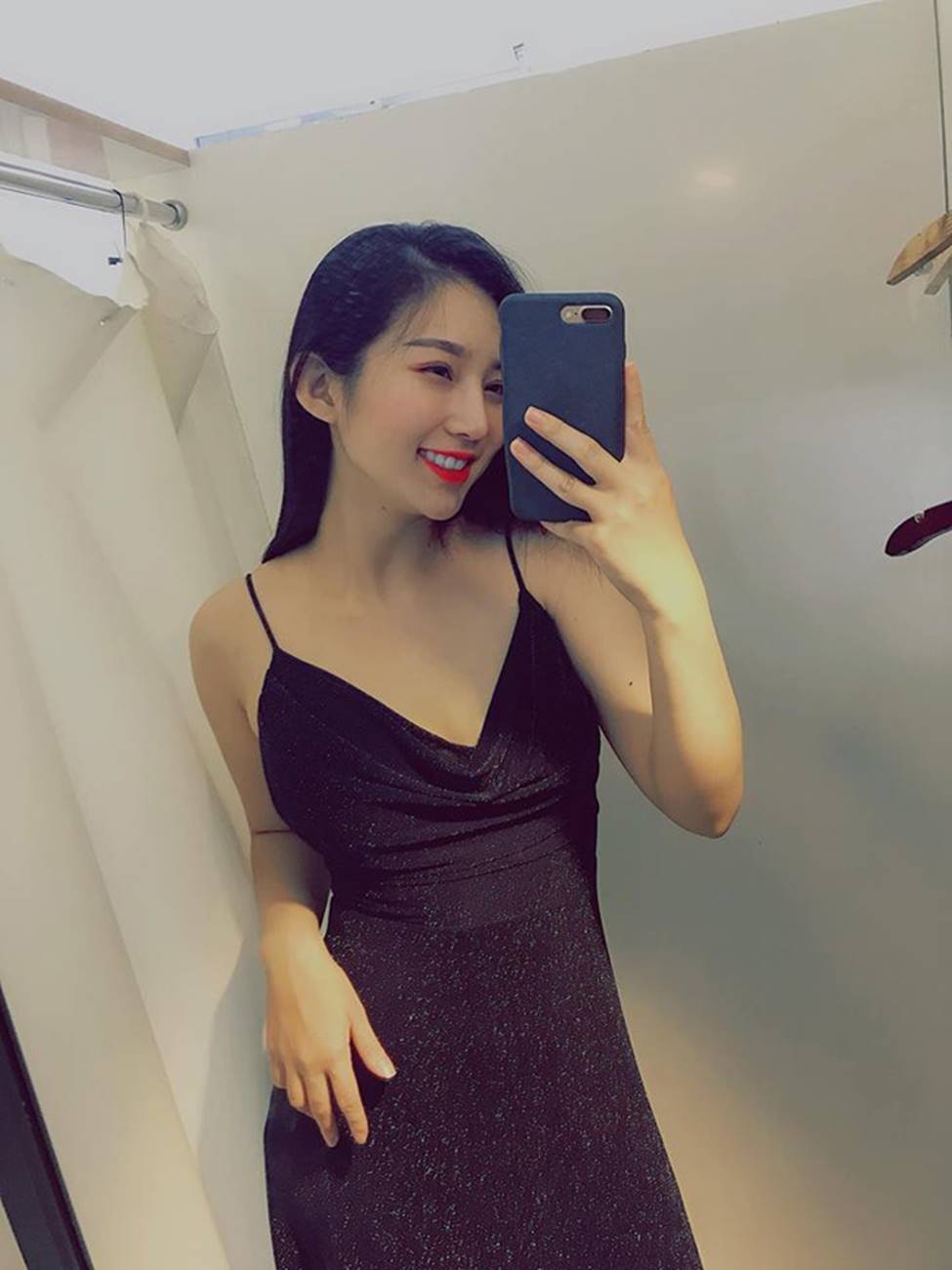 Cô gái Sài thành có vòng 3 hơn một mét được báo Trung hết lời ca ngợi-15