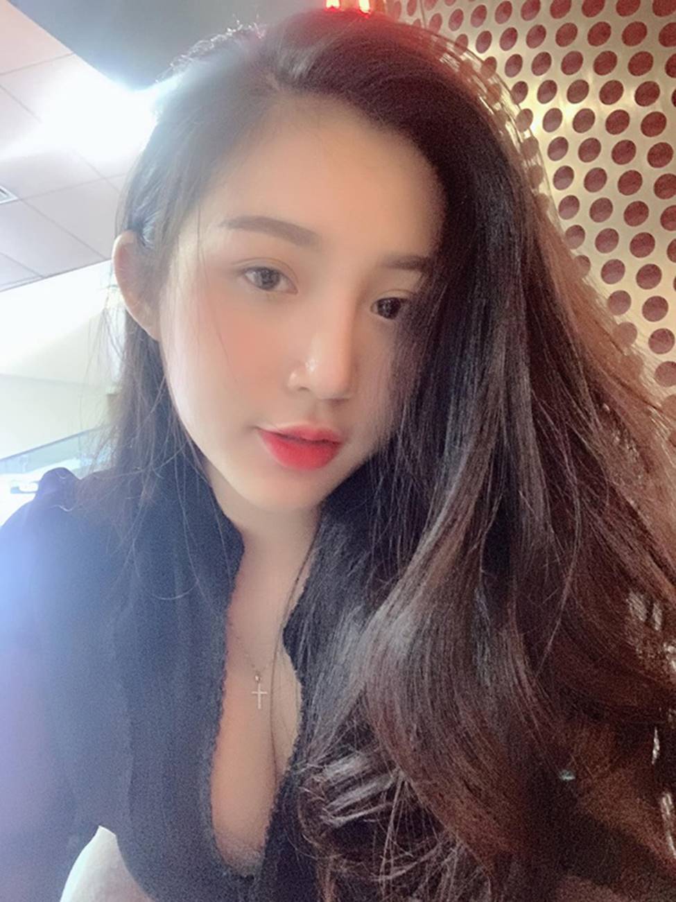 Cô gái Sài thành có vòng 3 hơn một mét được báo Trung hết lời ca ngợi-16