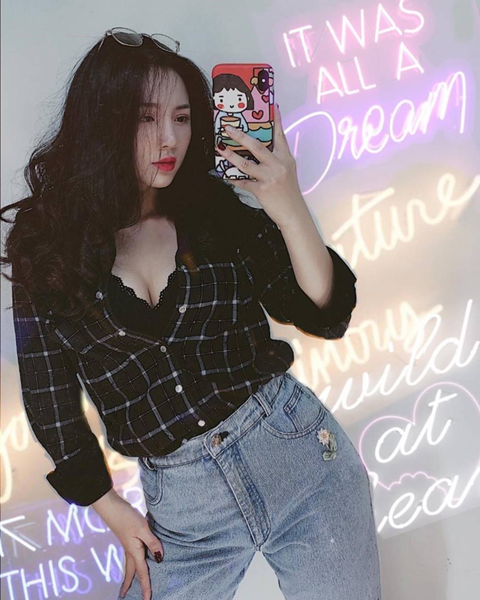 Cô gái Sài thành có vòng 3 hơn một mét được báo Trung hết lời ca ngợi-17