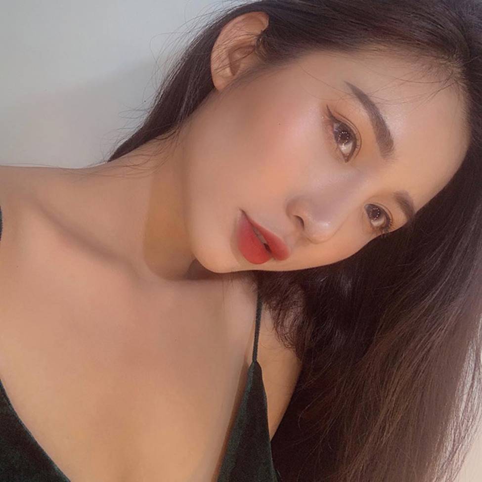 Cô gái Sài thành có vòng 3 hơn một mét được báo Trung hết lời ca ngợi-18