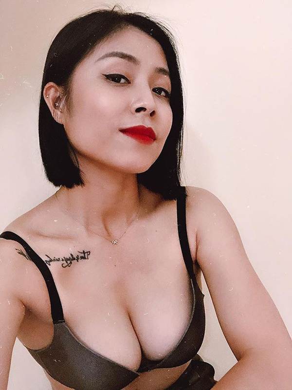 BTV Hoàng Linh lại tung ảnh bikini đốt mắt người nhìn-1