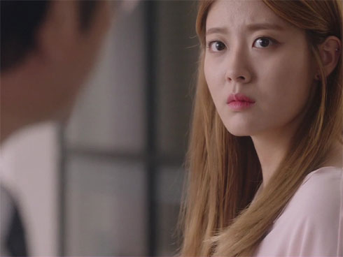 Vô tình nghe được đoạn hội thoại của chồng trong nhà vệ sinh vợ phát hiện ra bí mật chết điếng-2