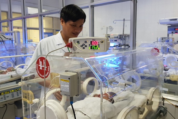 Hình ảnh bé Bình An, thiên thần của người mẹ trẻ mắc ung thư giai đoạn cuối-3