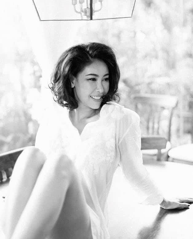 Á hậu Thuỳ Dung khiến fans xúyt xoa với loạt ảnh bikini nóng bỏng trên biển-10