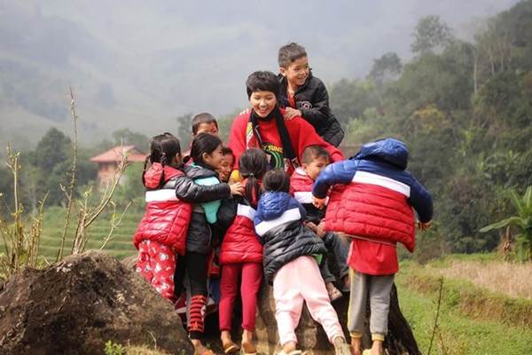 Á hậu Thuỳ Dung khiến fans xúyt xoa với loạt ảnh bikini nóng bỏng trên biển-12