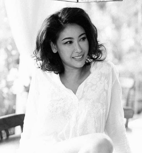 Á hậu Thuỳ Dung khiến fans xúyt xoa với loạt ảnh bikini nóng bỏng trên biển-8