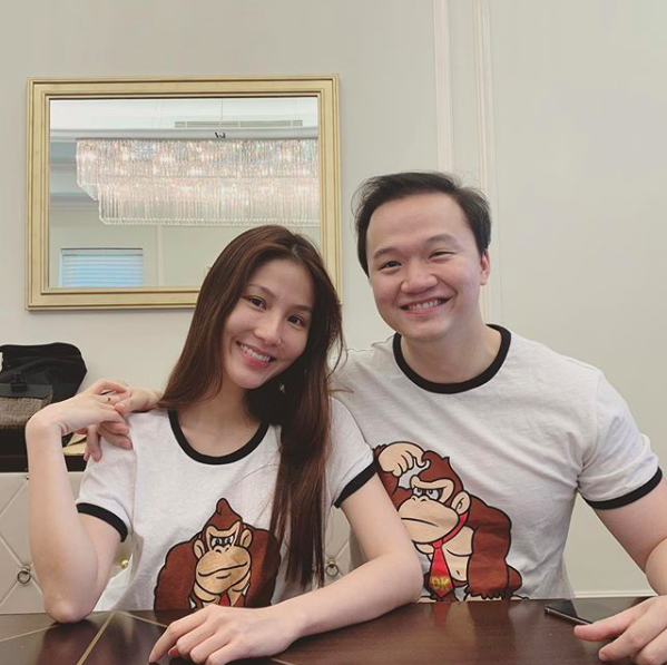 Gượng cười bên bạn trai, Diễm My 9x vẫn không giấu được vẻ tiều tụy đến xót xa sau biến cố-1