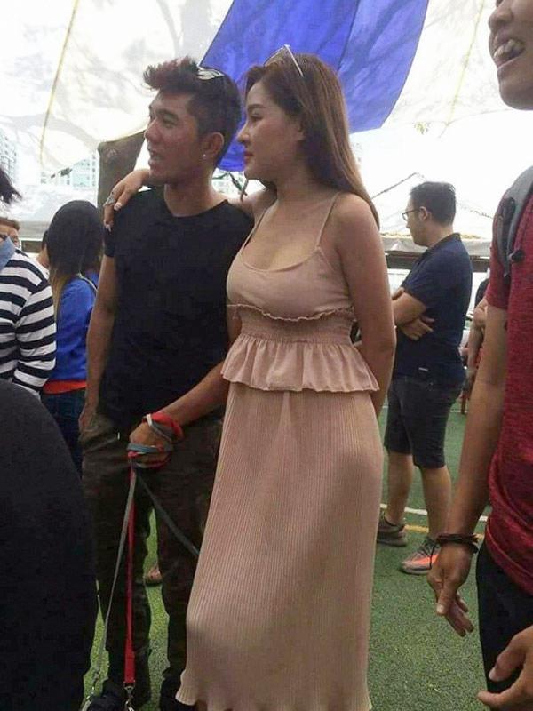 Dao kéo chán chê, Ngân 98 vẫn cố bóp ảnh cho được mặt thon, ngực khủng đến đáng sợ-6