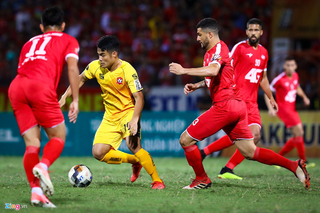 Sao U23 Việt Nam ngăn đồng đội lao vào ăn thua đủ với trọng tài-1