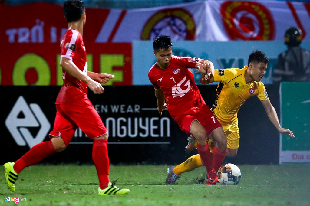 Sao U23 Việt Nam ngăn đồng đội lao vào ăn thua đủ với trọng tài-9