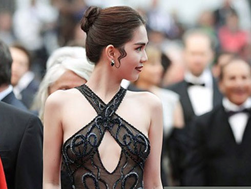 Sau tất cả, đây chính là hai nữ thần lên đồ đẹp xuất sắc tại thảm đỏ Liên hoan phim Cannes 2019-14