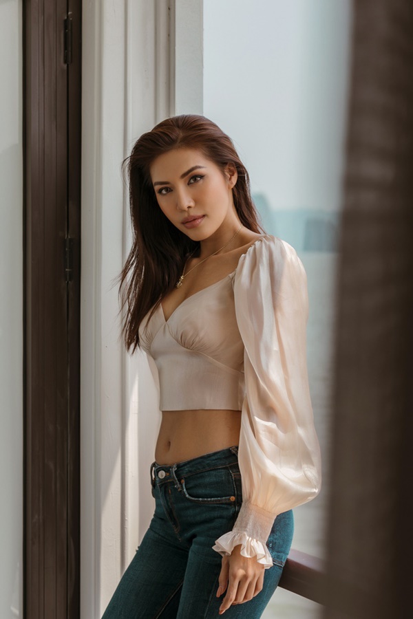 Minh Tú diện mốt khoe nội y trên du thuyền-1