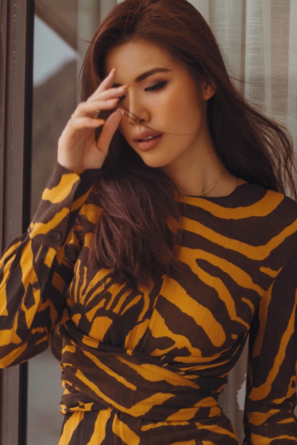 Minh Tú diện mốt khoe nội y trên du thuyền-7