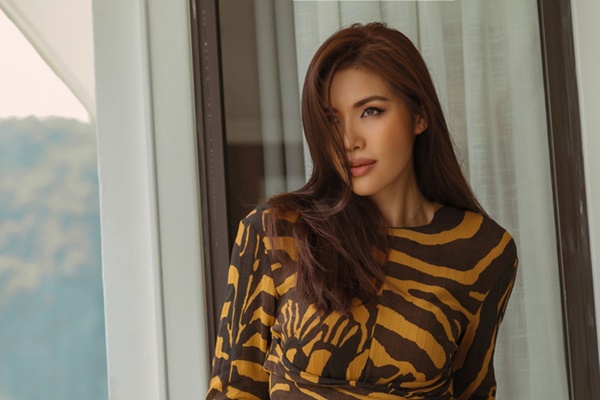 Minh Tú diện mốt khoe nội y trên du thuyền-8