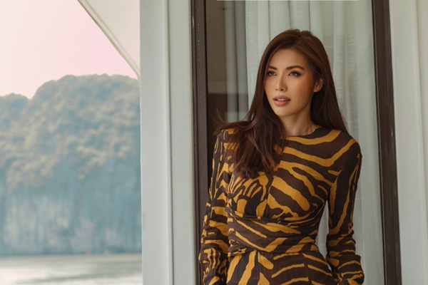 Minh Tú diện mốt khoe nội y trên du thuyền-9