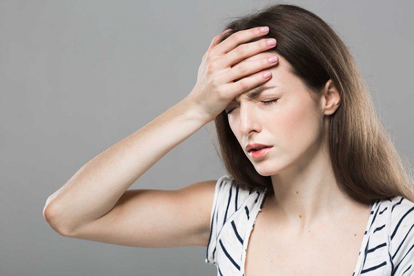 Nguyên nhân khiến bạn thường xuyên đau đầu trong ngày đèn đỏ và cách khắc phục-2