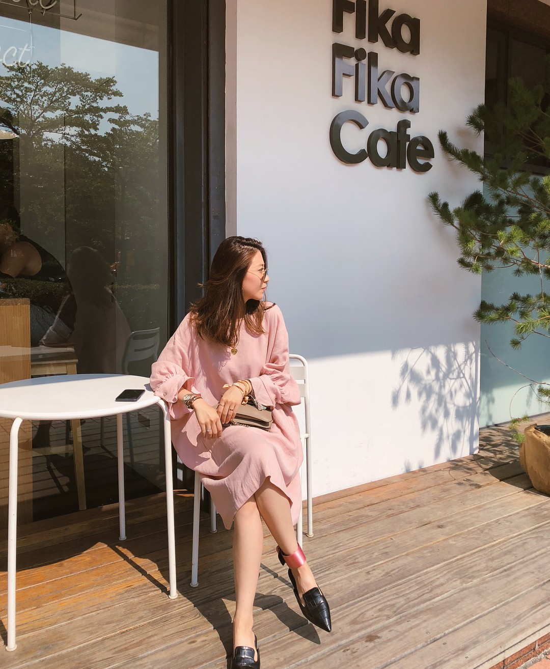 Cứu chị em khỏi ngày nắng gắt gỏng chính là 4 màu trang phục nhìn thôi đã thấy mát lịm người này-17