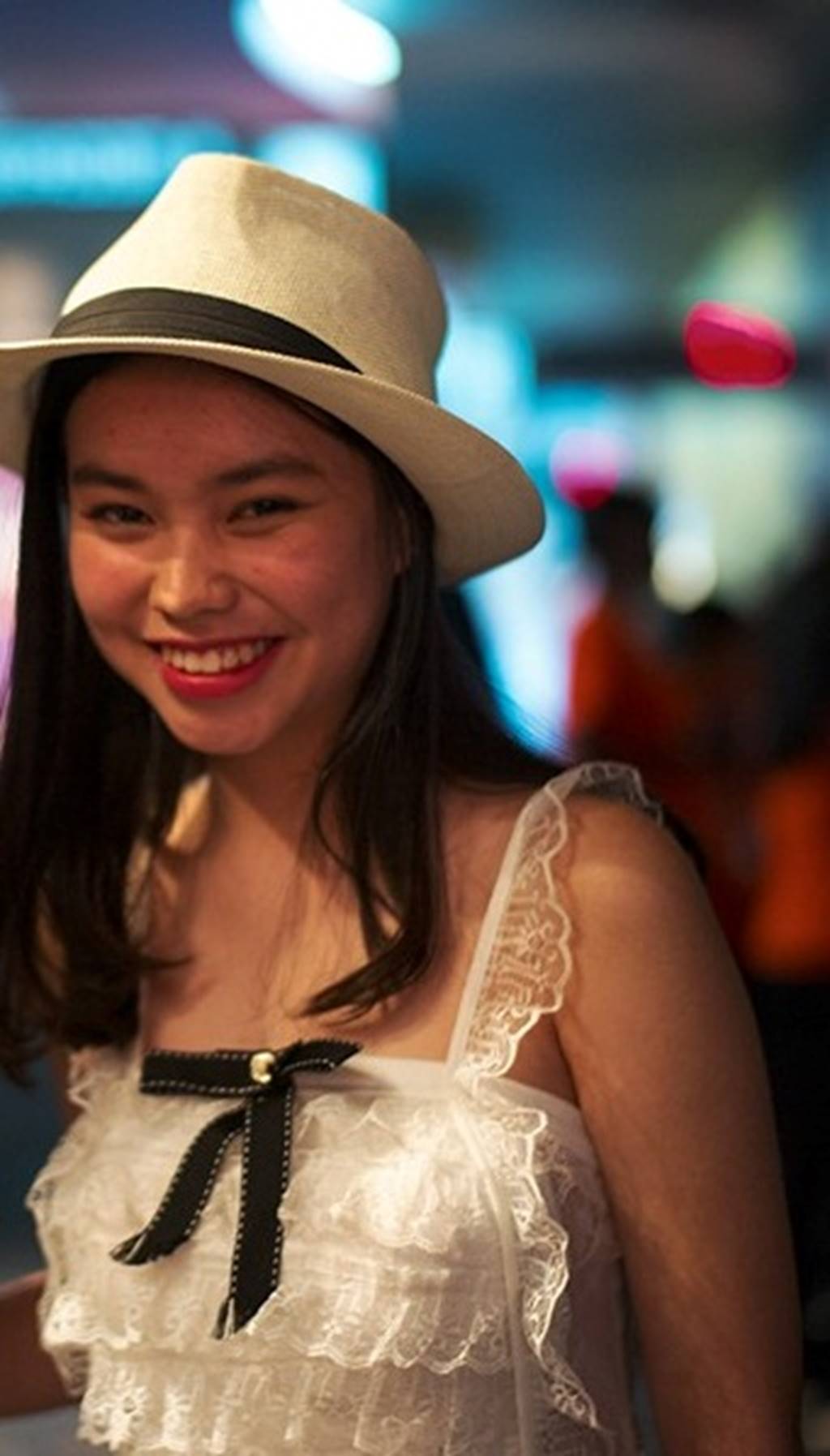 Loạt ảnh không có trên phim của bé 13 tuổi đóng cảnh nóng trong Vợ ba-6