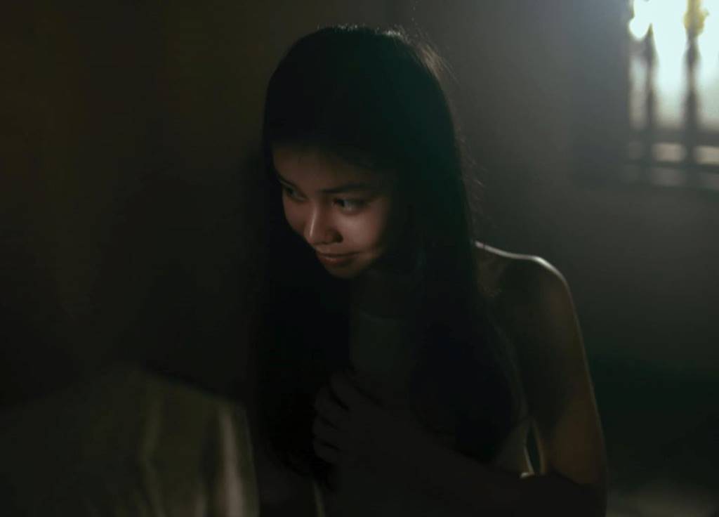 Loạt ảnh không có trên phim của bé 13 tuổi đóng cảnh nóng trong Vợ ba-15