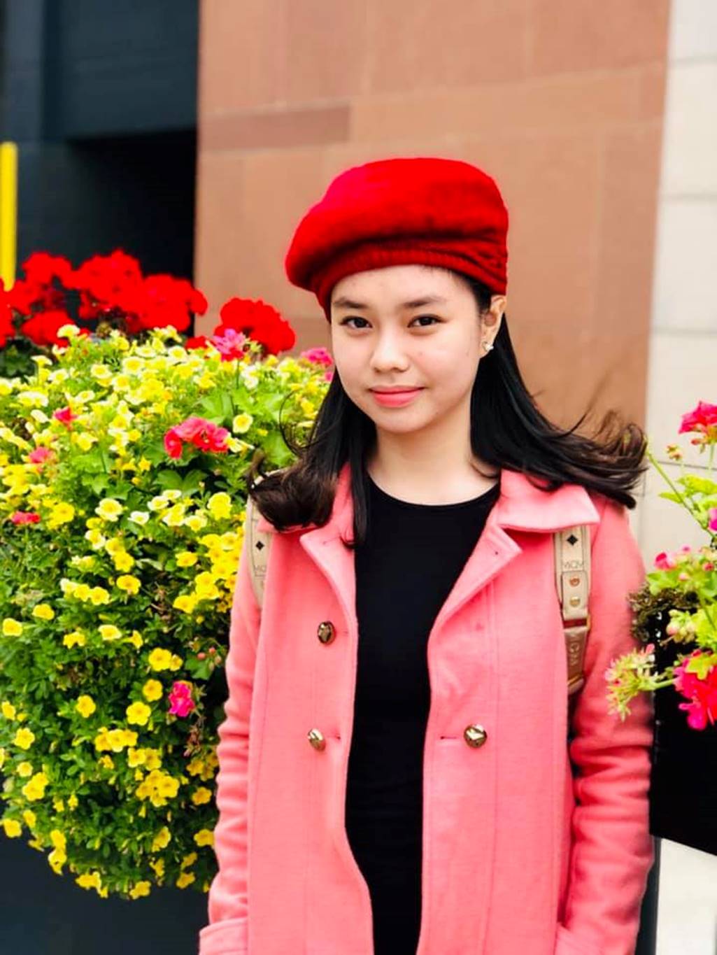 Loạt ảnh không có trên phim của bé 13 tuổi đóng cảnh nóng trong Vợ ba-9