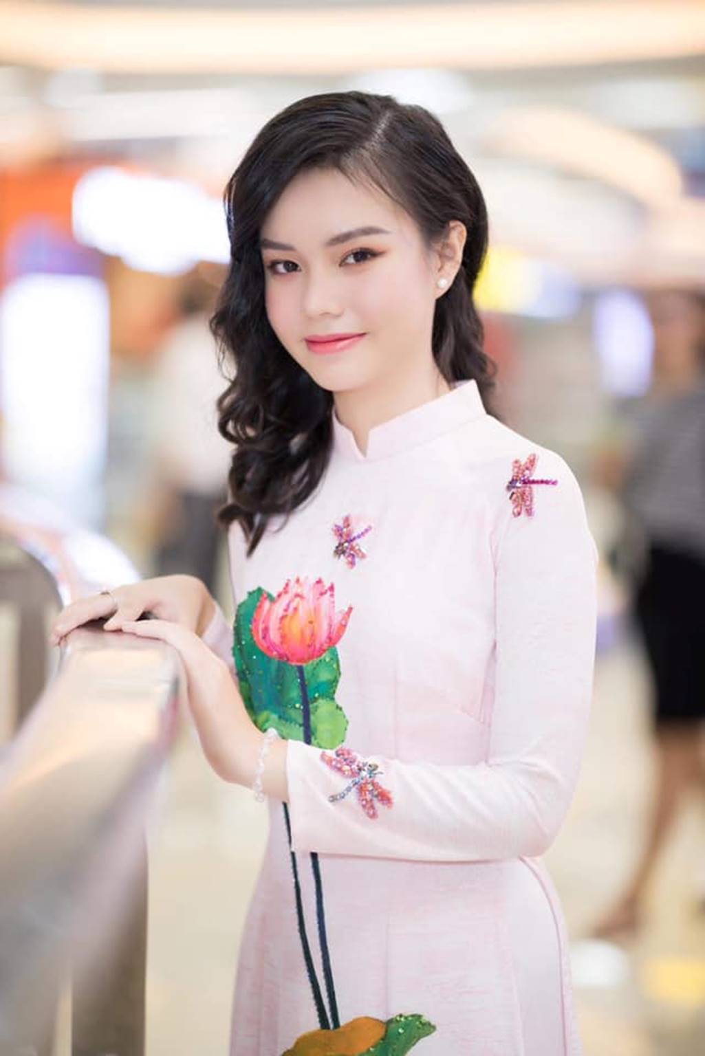 Loạt ảnh không có trên phim của bé 13 tuổi đóng cảnh nóng trong Vợ ba-10