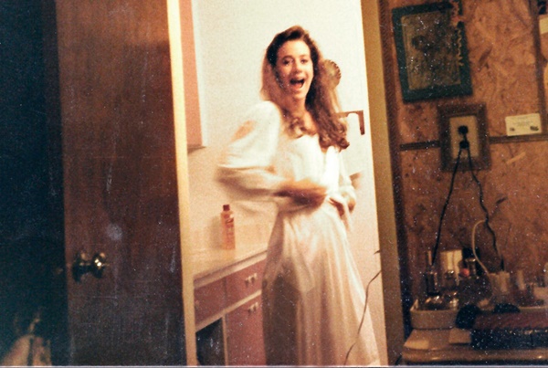 Bức ảnh polaroid ám ảnh: Hé lộ giây phút cuối đời của 2 nạn nhân nhỏ tuổi hay bí ẩn không lời giải suốt hơn 3 thập kỷ?-1