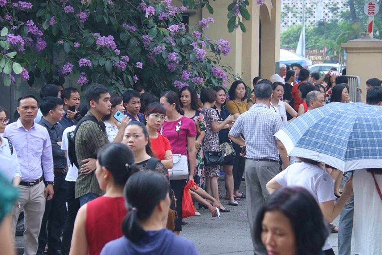 Căng thẳng đợi con thi vào lớp 10-4