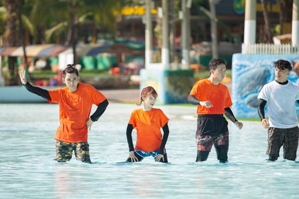 Running Man: Không thể tưởng tượng được cảnh Trấn Thành bơi đến... tụt quần, tỉnh bơ mặc lại nhưng lại là quần trái!-3