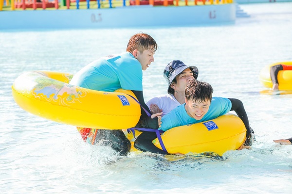 Running Man: Không thể tưởng tượng được cảnh Trấn Thành bơi đến... tụt quần, tỉnh bơ mặc lại nhưng lại là quần trái!-6