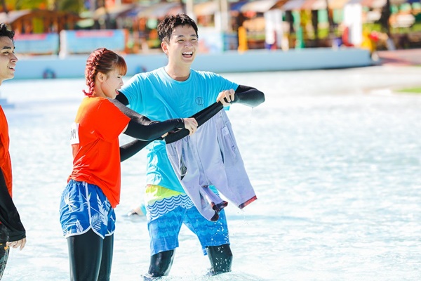 Running Man: Không thể tưởng tượng được cảnh Trấn Thành bơi đến... tụt quần, tỉnh bơ mặc lại nhưng lại là quần trái!-8