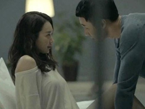 Được chồng cưng chiều, chị bán bánh mì vẫn ngoại tình với trai trẻ